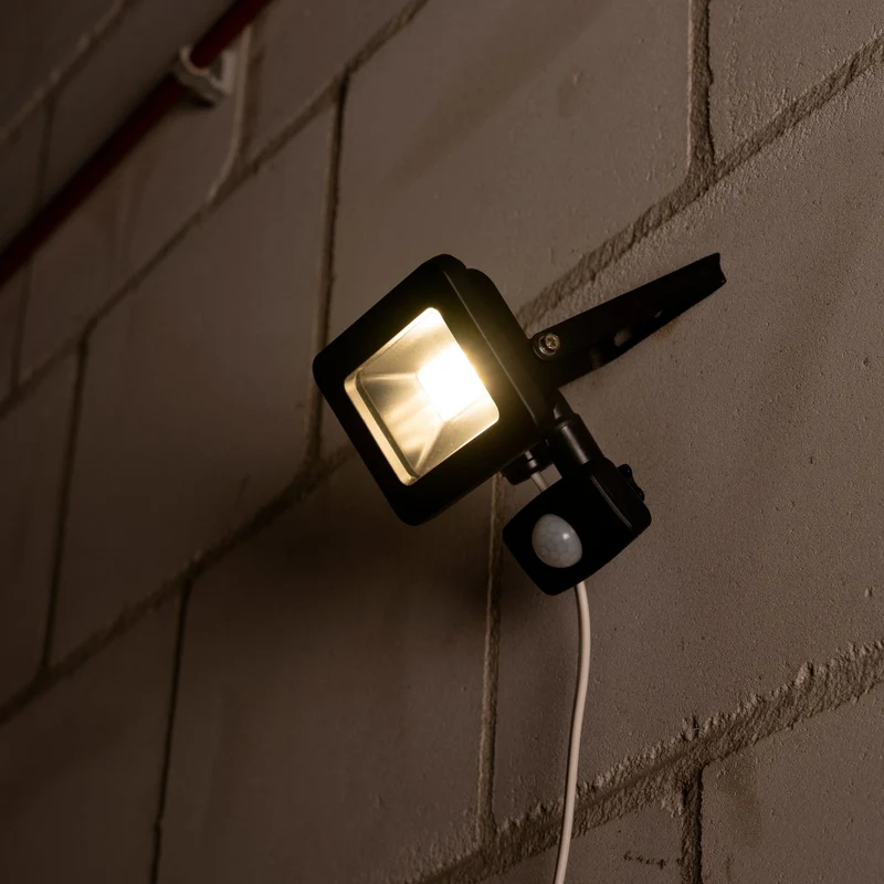 LED's Light Floodlight 1100 - Mit Licht- und Bewegungssensor - Innen & Außen - 10W - Schwarz