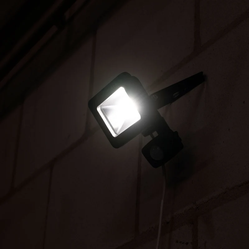 LED's Light Floodlight 1100 - Mit Licht- und Bewegungssensor - Innen & Außen - 10W - Schwarz