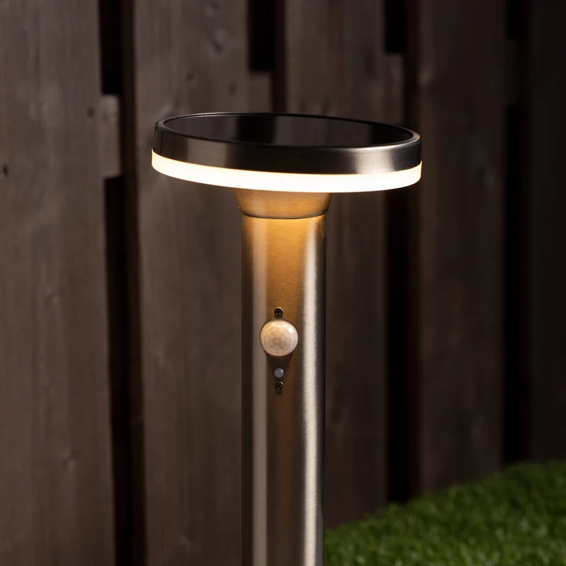 | Design Solar LED-Leuchte mit Bewegungsmelder | Außenleuchte mit Bewegungsmelder | Außenlampen | Wandleuchte | Pfostenleuchte | Gehwegleuchte | Außenleuchte | Solarleuchten | 6 W | 600 Lumen - LED's Light