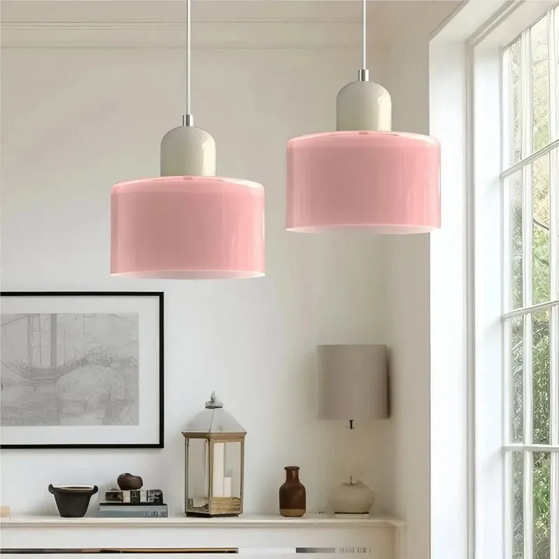 Bauhaus-Pendelleuchte aus rosa Glas für Esstisch