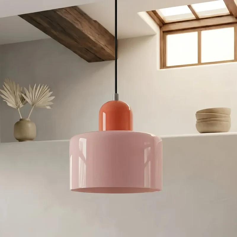 Bauhaus-Pendelleuchte aus rosa Glas für Esstisch