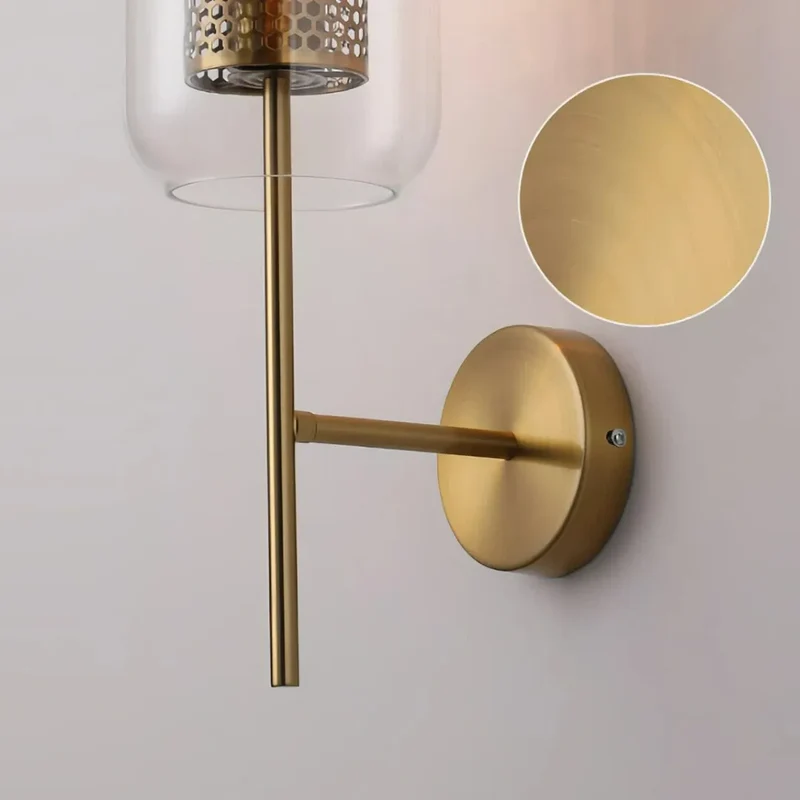 Wandleuchte im Industrial Stil aus Metall und Glas in Goldfarben für Wohnzimmer