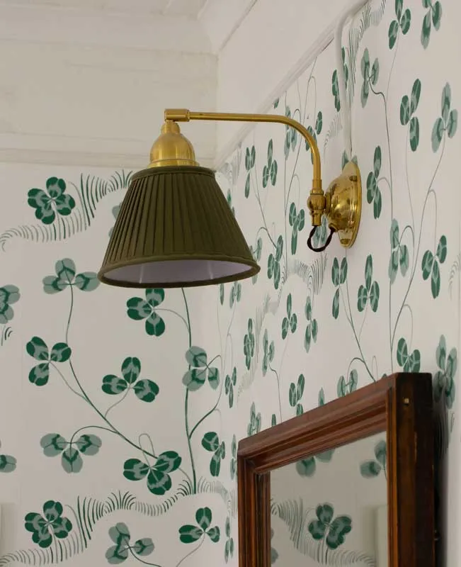 Vägglampa - Gripenberg mässing, vit tygskärm, brun