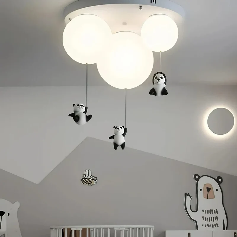 Deckenlampe Kinderzimmer mit drei Pandas in Weiß Ballon Design