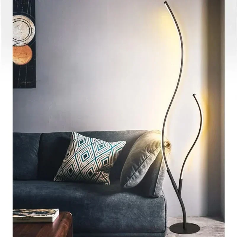 Moderne Stehlampe mit zwei Armen Warme Atmosphäre Langlebig – Duo
