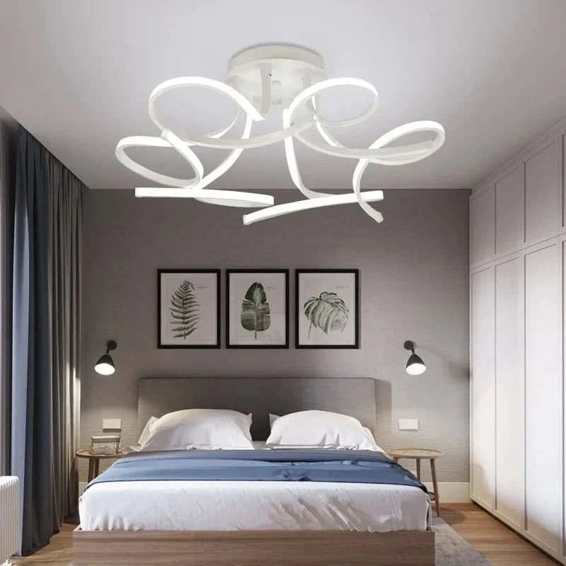 Zeitgenössische Deckenleuchte in Blumenform, luftiger Stil – Subtilo