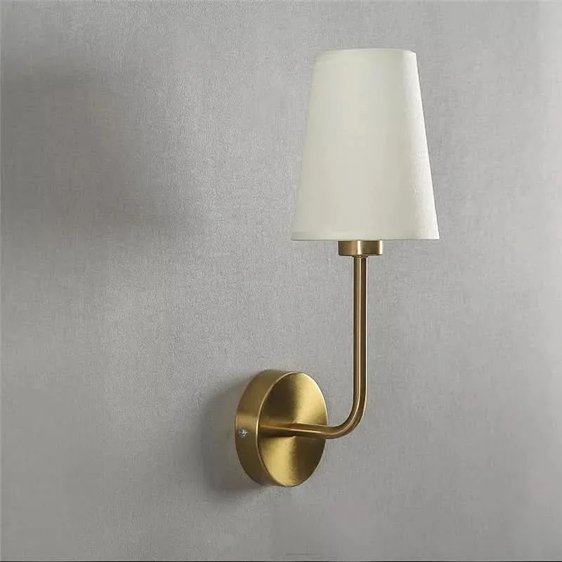 Schicke Wandleuchte Innen mit Leinen-Lampenschirm & goldenem Metall – Lumara
