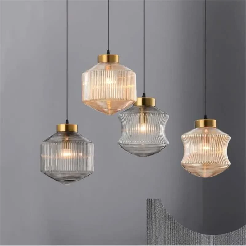 Moderne Hängelampe aus Glas und Metall, Schicke Atmosphäre – Racow