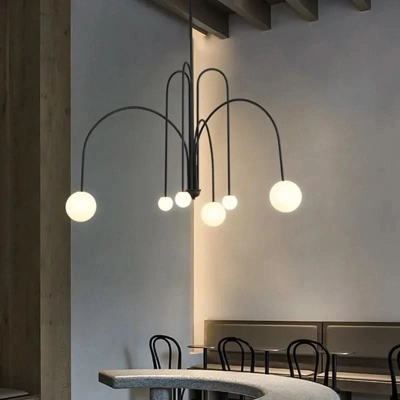 Hochwertiger Kronleuchter Skulpturales Element Mediterraner Stil – Forgiato