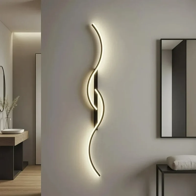 Moderne LED-Wandleuchte im geschwungenen Design, dimmbar