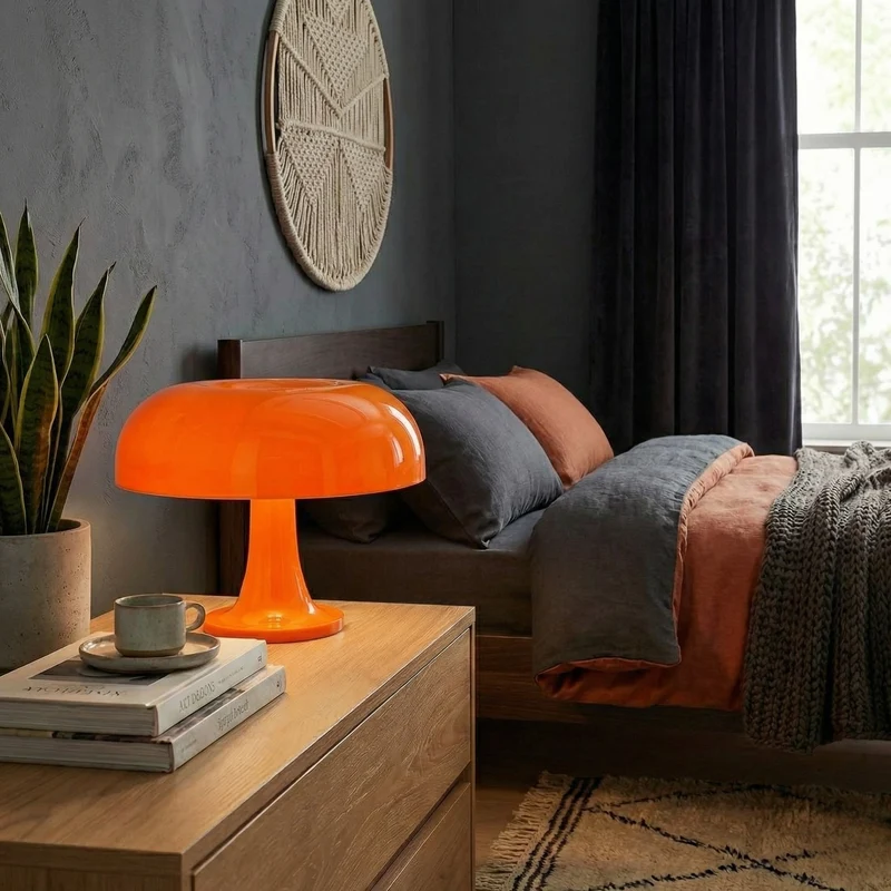 Design-Tischlampe in Pilzform, modernes Ambiente – Fungo