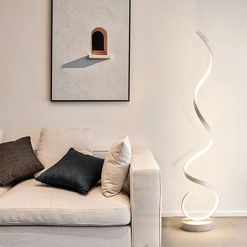 Moderne Stehleuchte mit eleganter Silhouette und Spiralform – Twysta