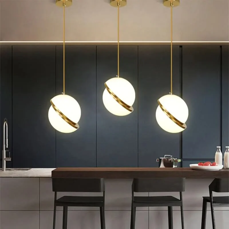 Hängelampe Goldener Kreis mit Ausschnitt-Effekt, modernes Ambiente – Cut Circle