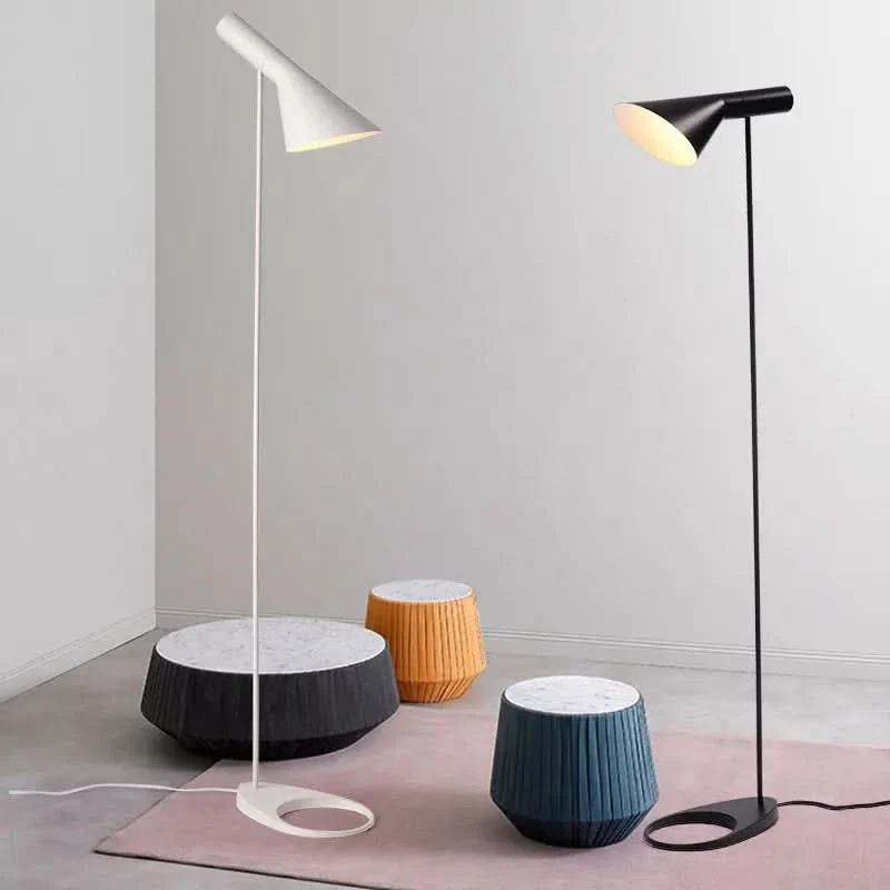 Minimalistische Stehlampe mit totaler Vielseitigkeit – Moderna