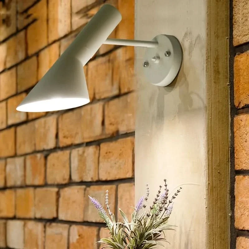 Minimalistische Stehlampe mit totaler Vielseitigkeit – Moderna