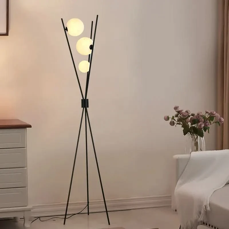 Vielseitige Stehlampe mit transparenten Glaskugeln – Vera