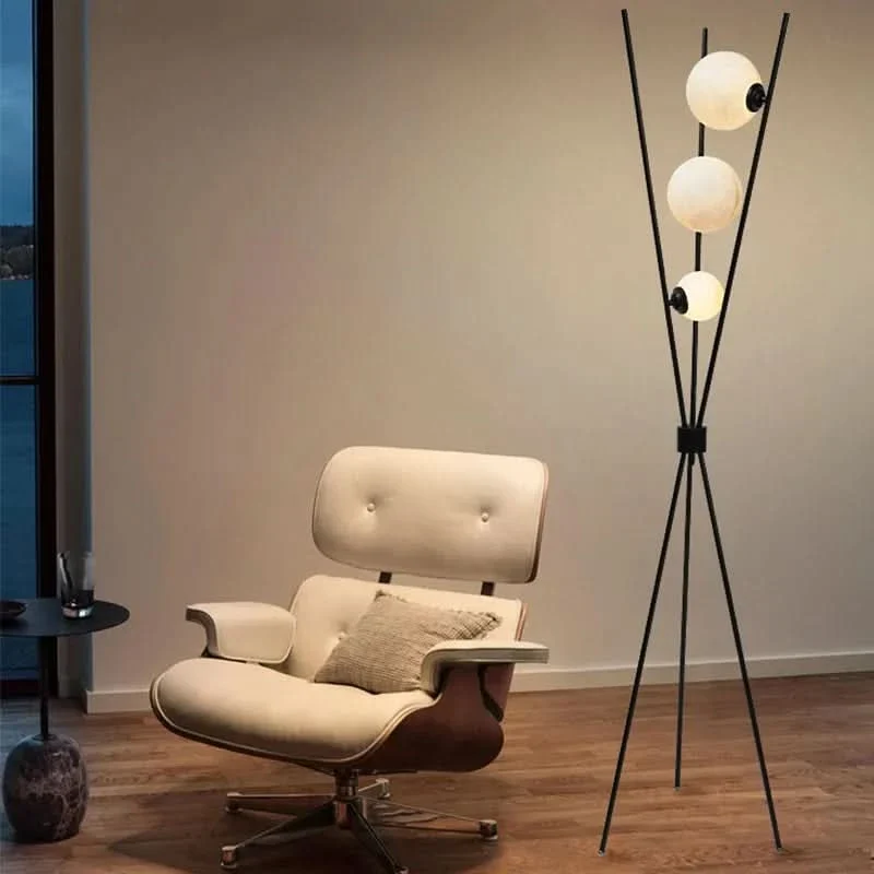 Vielseitige Stehlampe mit transparenten Glaskugeln – Vera