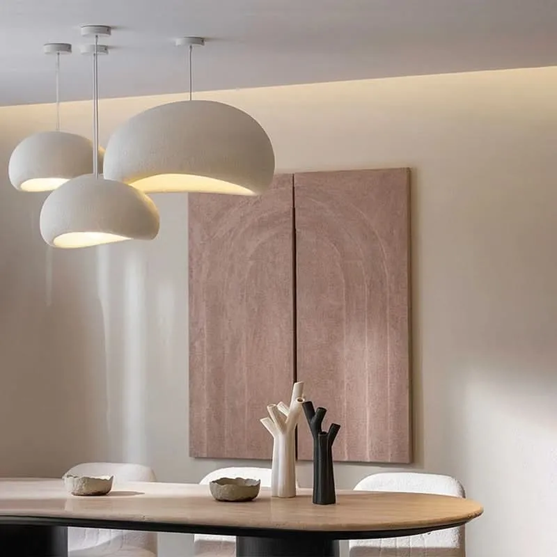 Nordische Design-Pendelleuchte in Weiß für entspannende Atmosphäre – Pura