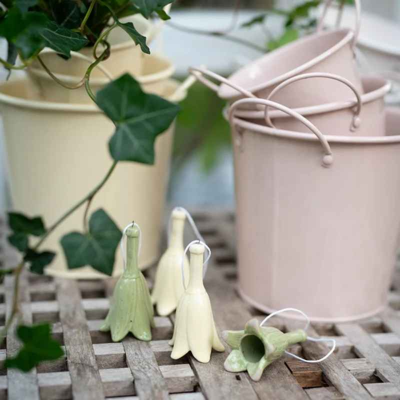 Anhänger aus Keramik BLOMMA Gelb - Wikholm Form
