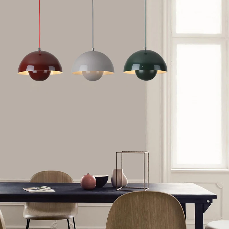 Moderne Glaskugel-Hängeleuchte mit vielseitigem Stil – Chromafil