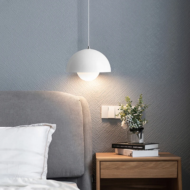 Moderne Glaskugel-Hängeleuchte mit vielseitigem Stil – Chromafil