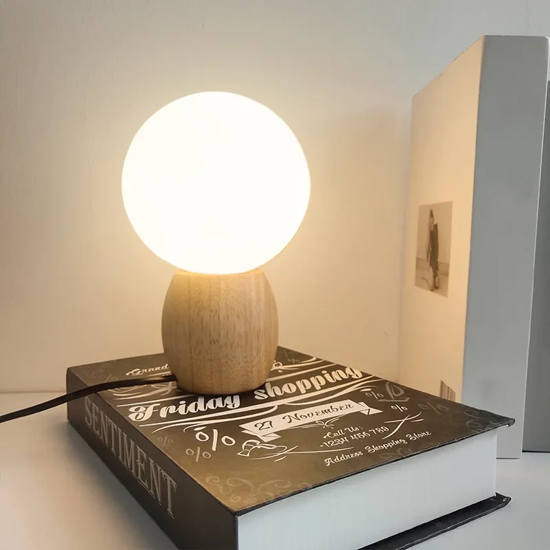 Beruhigende Tischlampe im nordischen Stil – Noctilia