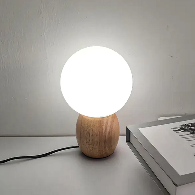 Beruhigende Tischlampe im nordischen Stil – Noctilia