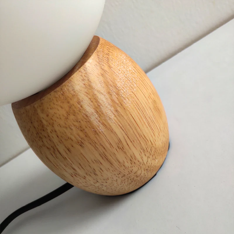 Beruhigende Tischlampe im nordischen Stil – Noctilia