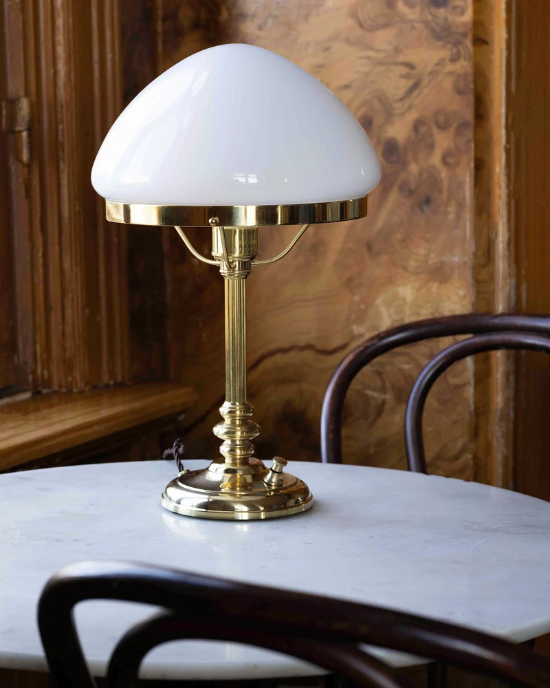 Bordslampa - Karlfeldt mässing, toppig vit