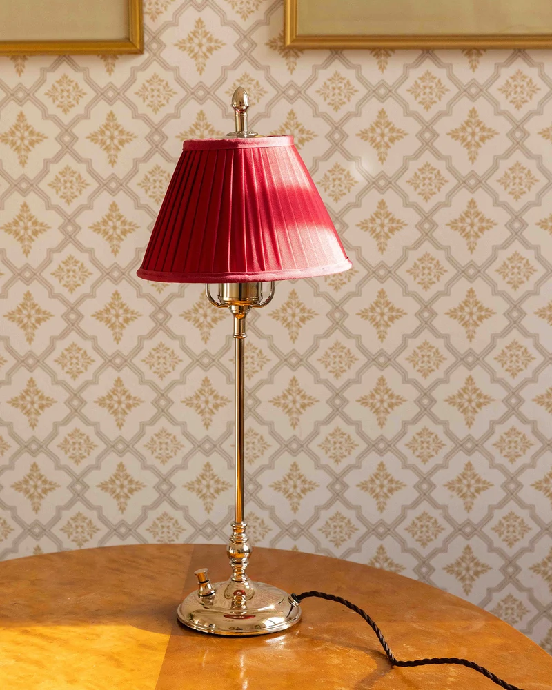 Bordslampa - Ankarcrona 50 cm mässing, röd skärm