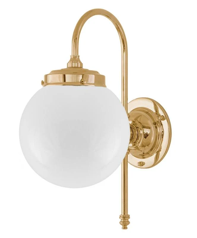Badrumslampa - Blomberg 80 mässing, opalvit klot