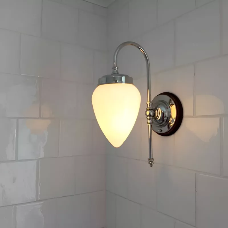 Badrumslampa - Blomberg 80 nickel, opalvit droppe