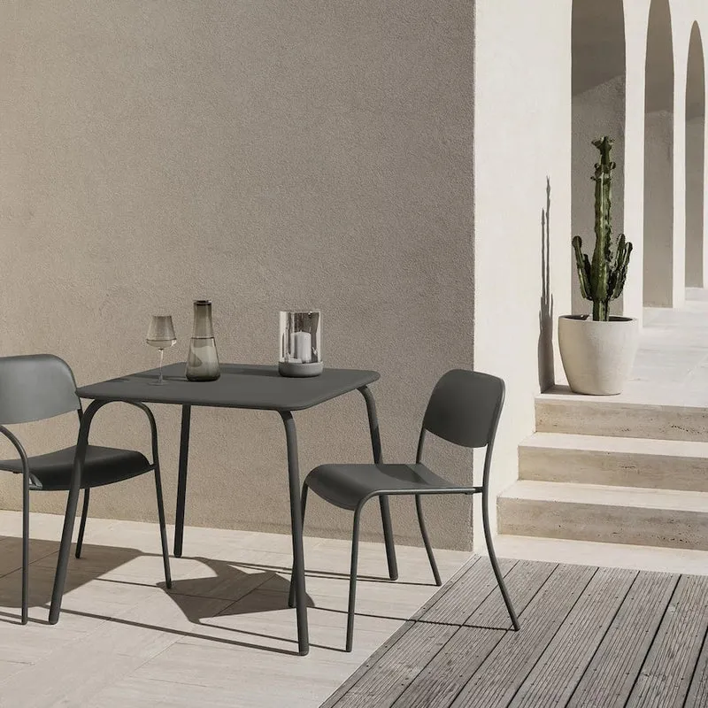 YUA Outdoor Esstisch quadratisch - blomus