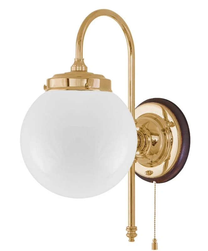 Vägglampa - Blomberg 80 mässing, klot opalvit