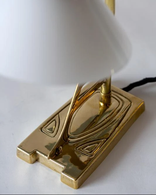 Bordslampa mässing - Modell 1900 med vit skärm