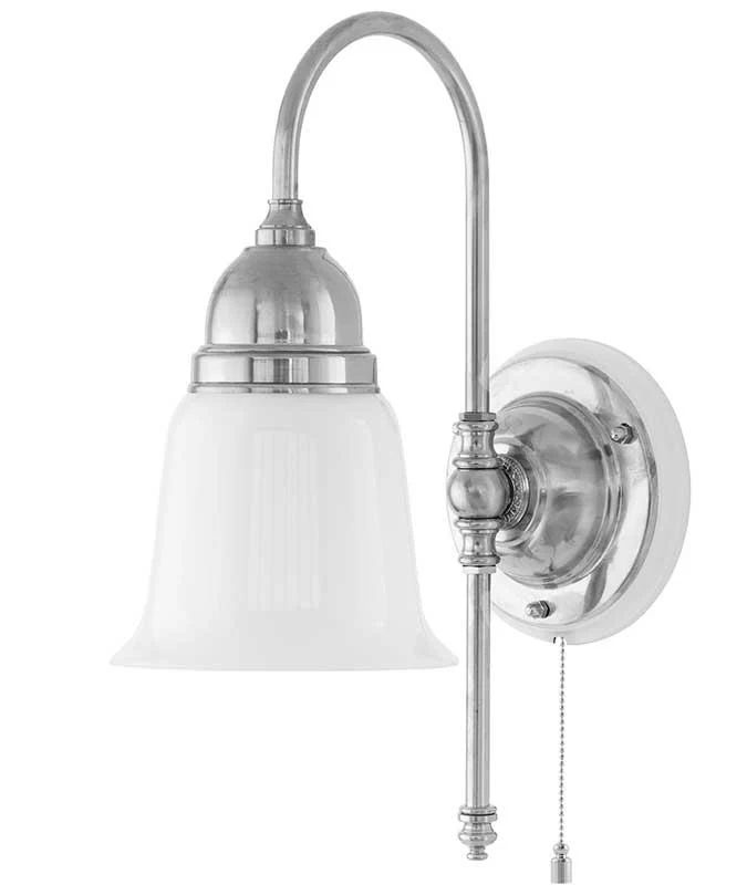 Vägglampa - Ahlström nickel, opalvit klocka