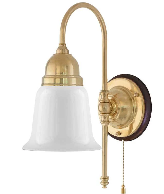Vägglampa - Ahlström mässing, opalvit klocka