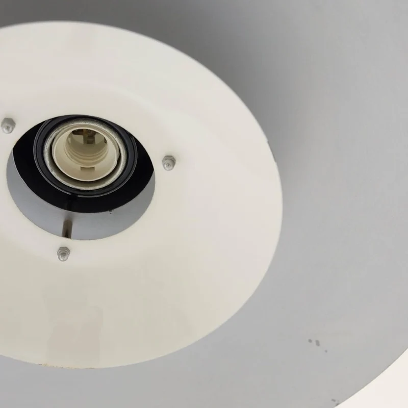 Futuristische Vintage Pendelleuchte aus Metall - Skandinavisches Design der 1980er - DesignWe.Love