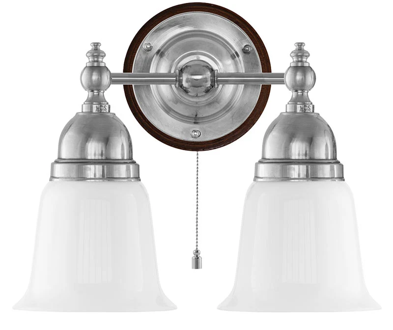 Vägglampa - Bergman nickel, opalvit klocka