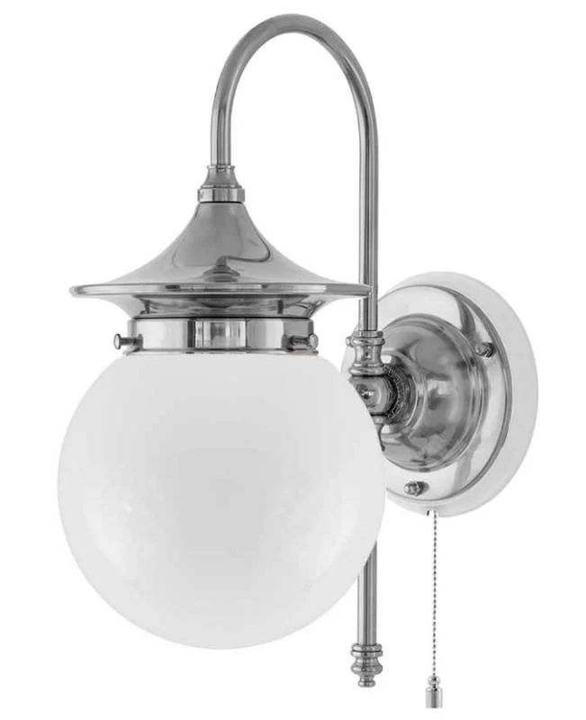 Vägglampa - Fryxell nickel, opalvit klot