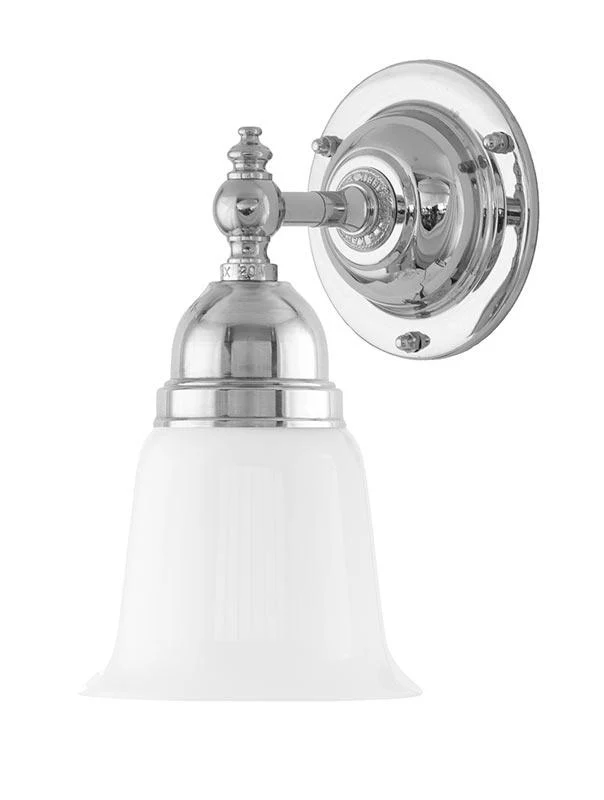 Vägglampa - Adelborg nickel, opalvit klocka