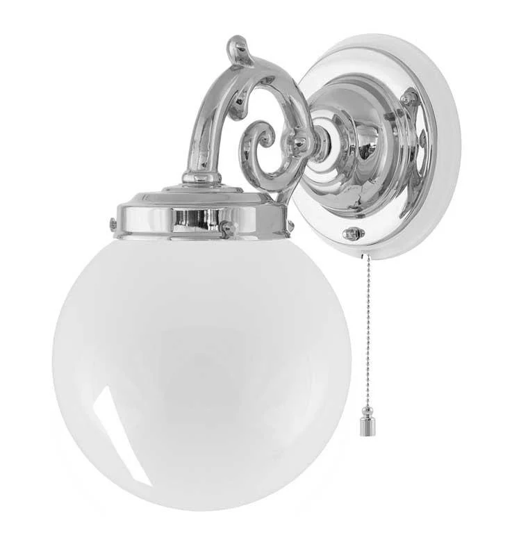 Vägglampa - Topelius nickel, opalvit klot