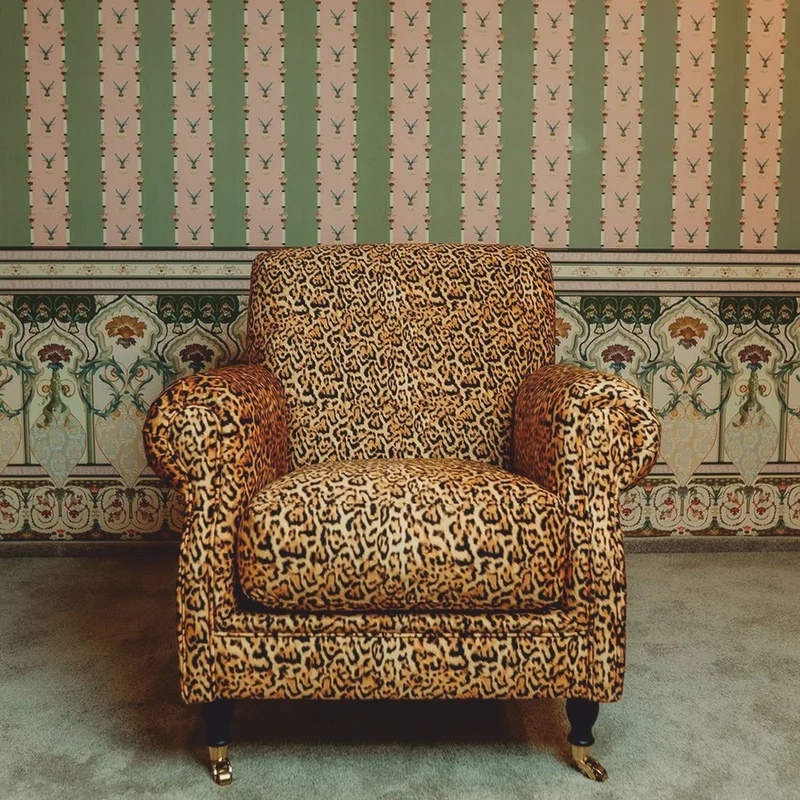 Casa Padrino Luxus Samt Sessel mit Leoparden Design - Büro Sessel - Büro Möbel - Luxus Möbel - Luxus Einrichtung