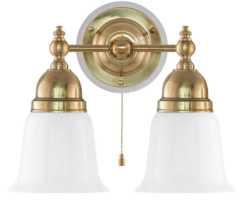 Vägglampa - Bergman mässing, opalvit klocka