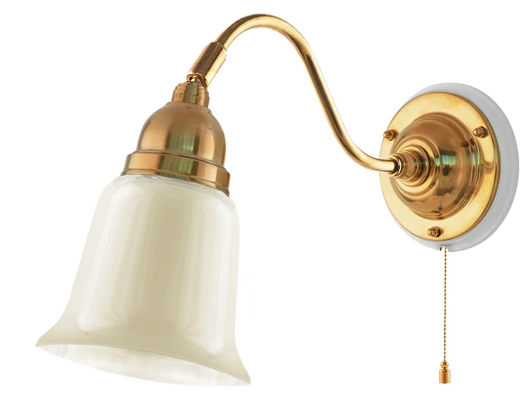Vägglampa - Runeberg mässing, benvit klocka
