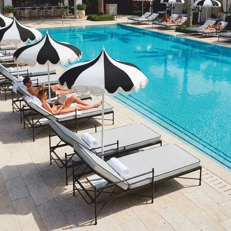 Casa Padrino Luxus Sonnenschirm Weiß / Schwarz Ø 200 x H. 250 cm - Hotel & Garten Möbel VPP