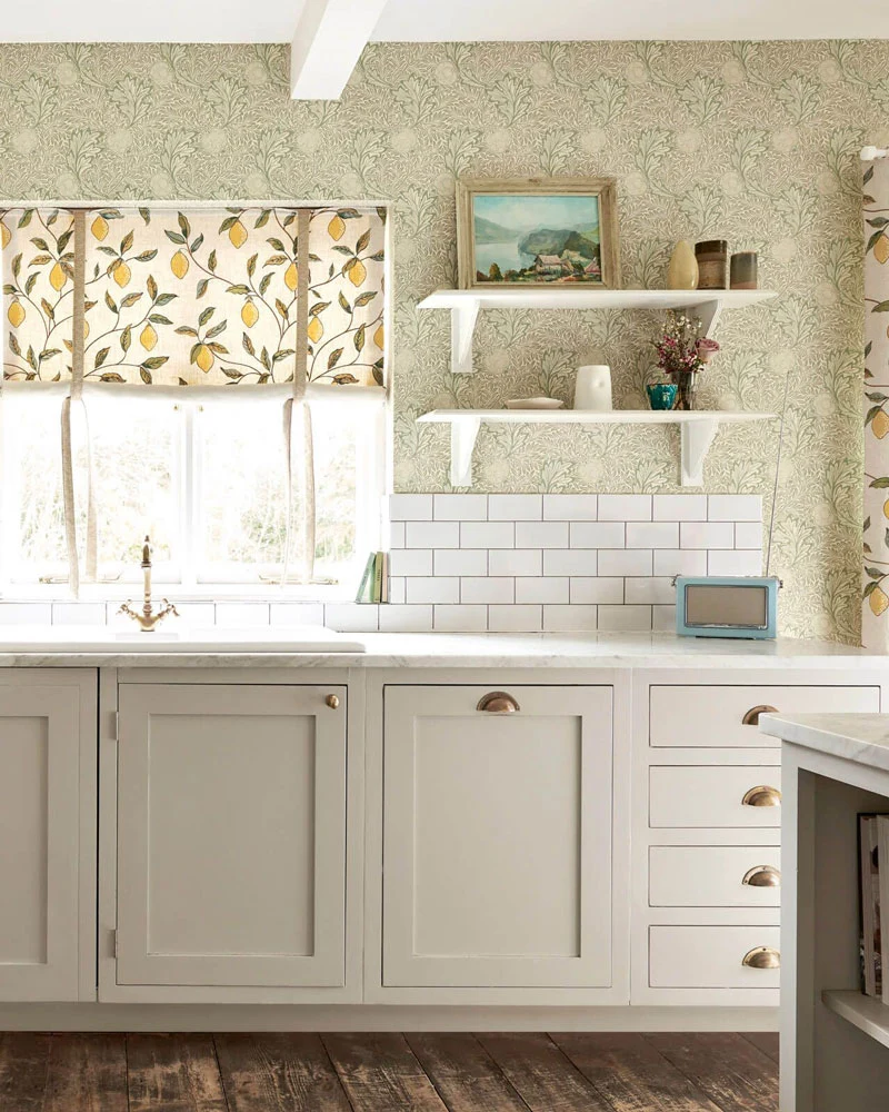 William Morris & Co. Tapet - Apple honey gold