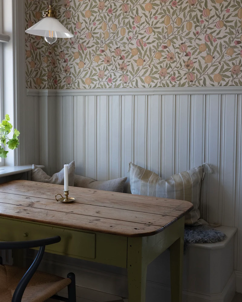 William Morris & Co. Tapet - Fruit Limestone/Artichoke