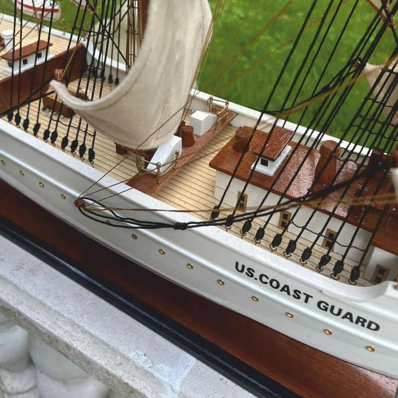 Casa Padrino Deko Segelschiff US Coast Guard Weiß / Braun 97 cm - Modellschiff