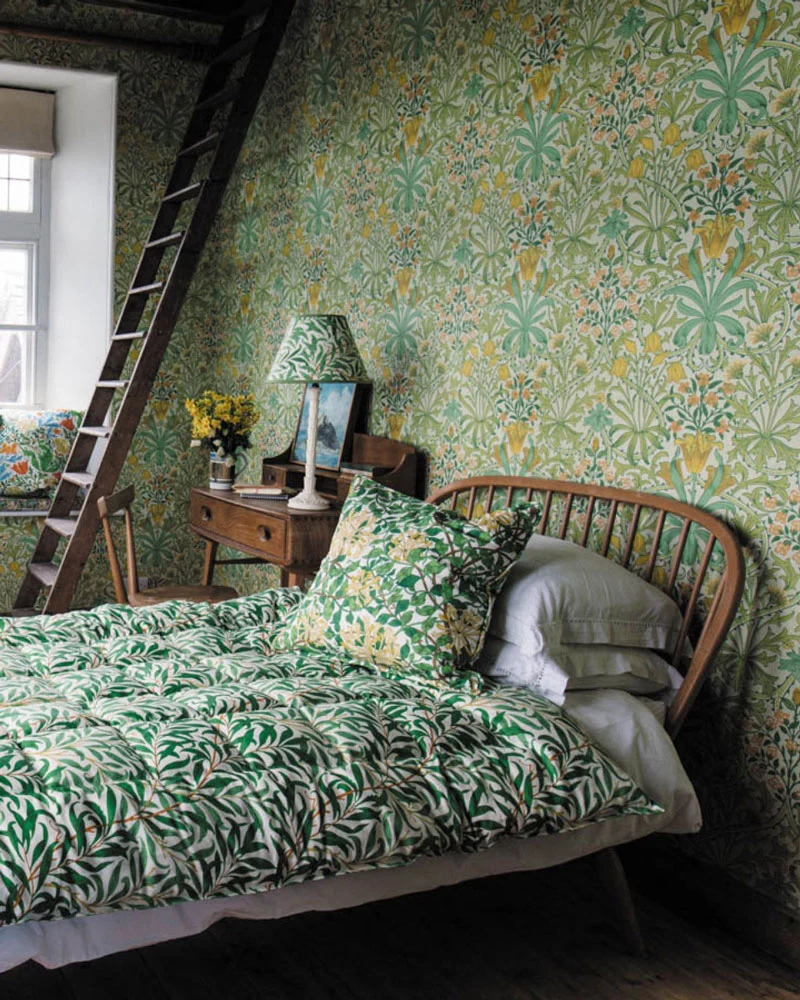 William Morris & Co. Tapet - Woodland Weeds sap green